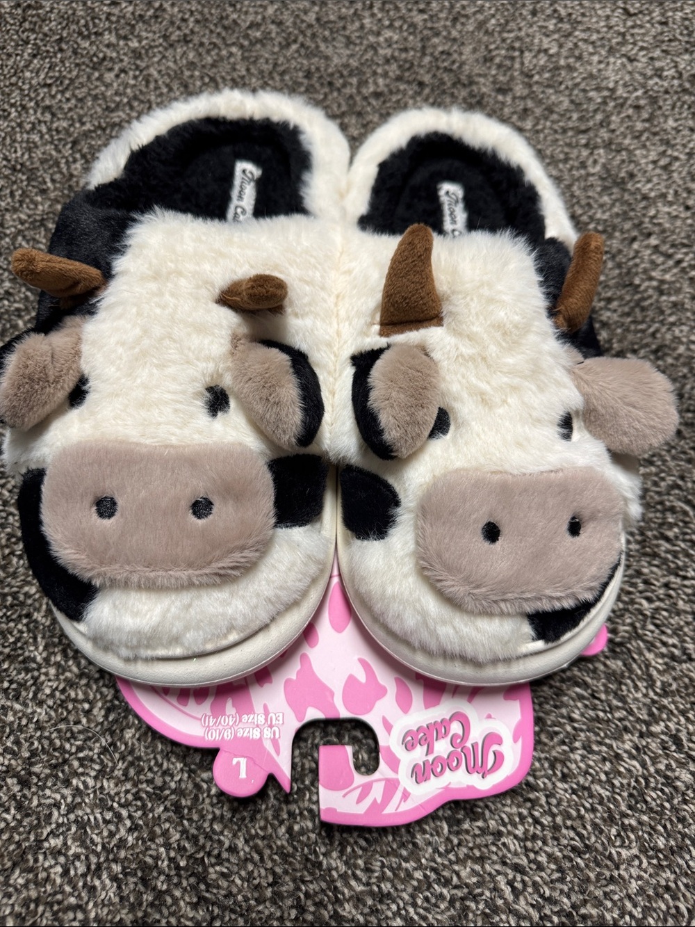 Moon Cake Cow Slippers, size L 9/10, NWT